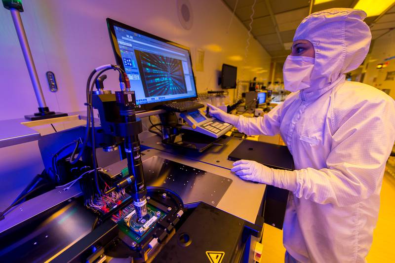 Raytheon, an RTX business, won a four-year, $15 million contract to increase the electronic capability of radio frequency sensors with high-power-density Gallium nitride transistors.